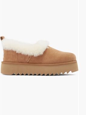 UGG Chestnut Suede Shearling Platform Clog - Natural Shearling
